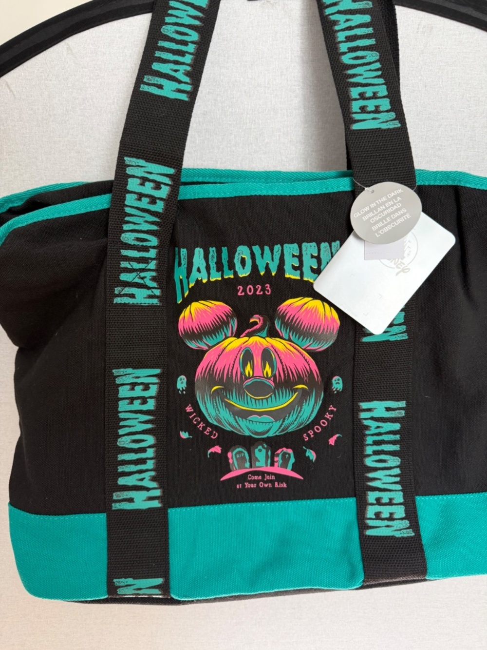 Disney Parks 2023 Halloween Mickey Pumpkin Glow-in-the-Dark Tote NWT